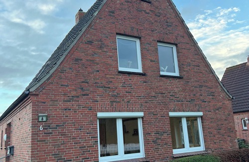 Krummhoern House | Vacation home Friesenkoje, in Loquard near Greetsiel and Emden, dogs allowed