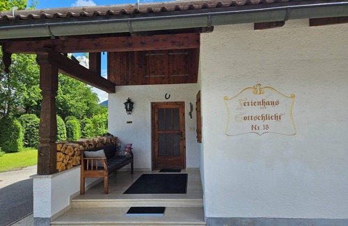 Weißach House | Vacation home Gottschlicht near Rottach-Egern am Tegernsee, own parking lot, W-LAN