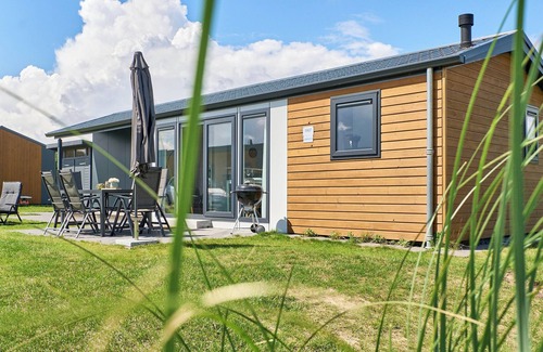 Suesel House | Vacation home Haus am See with terrace and family-friendly facilities