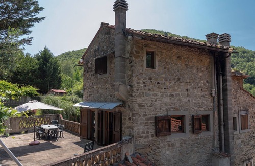 Gattaia House | Vacation Home "La Cupolina" with Private Terrace, Shared Garden & Wi-Fi