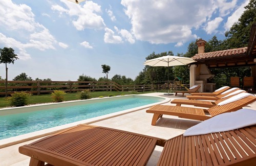 Bazgalji House | Vacation home Lucija by Interhome