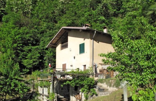 Stazzona House | Vacation home Ronco in Dongo - 3 persons, 1 bedrooms