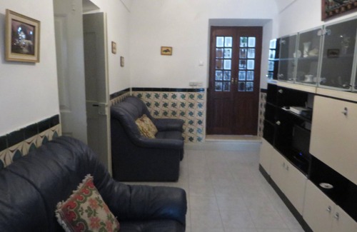 Redondo House | Vacation Home Sunflower Guest House with Terrace