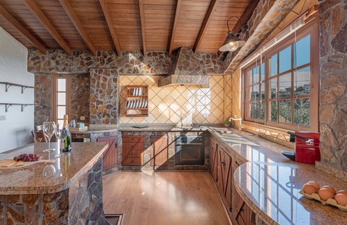 Taucho House | Vacation Home 'Tenades' with Sea View, Wi-Fi and Air Conditioning