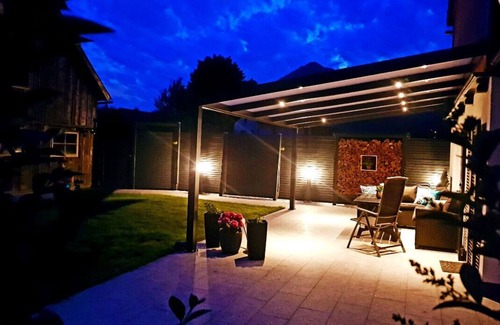 Ebensee House | Vacation home TraunseeStrand EXKLUSIV in lakeside location incl. spacious garden