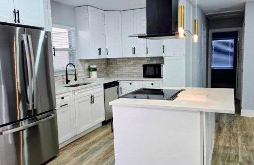 Bayshore Gardens House | Vacation Home