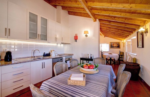 Olhao House | Vacation Home 'Villa Oliva AL - T4' with Mountain Views, Pool, Sunny Terrace, Wi-Fi & A/C
