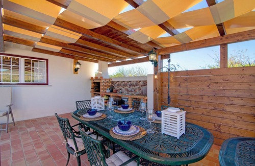 Olhao House | Vacation Home 'Villa Oliva AL - T4' with Mountain Views, Pool, Sunny Terrace, Wi-Fi & A/C
