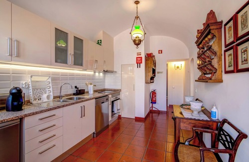 Olhao House | Vacation Home 'Villa Oliva AL - T2' with Mountain Views, Terrace, Pool, Wi-Fi & A/C