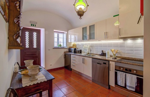 Olhao House | Vacation Home 'Villa Oliva AL - T2' with Mountain Views, Terrace, Pool, Wi-Fi & A/C
