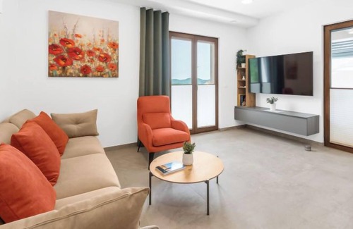 Kadumi House | Vacation home Villa Karina in Poreč - 8 persons, 4 bedrooms