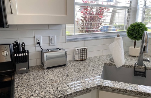Isla del Sol Condo | VACATION IN PARADISE! 5min to StPete Beach, Pool, Updated & Very Clean 1st Floor