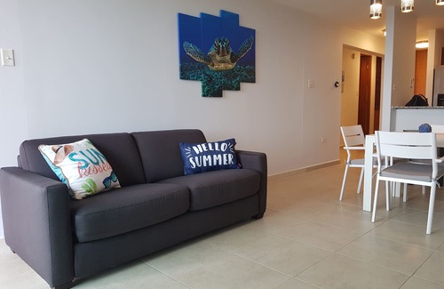 El Combate Apartment | Vacation in Paradise 5 Star Apartment with Ocean View and Pool, Wifi Ready