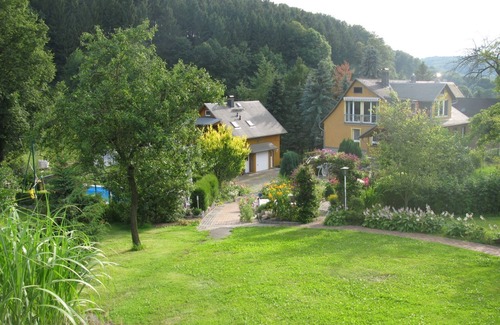 Sebnitz Apartment | Vacation in Saxon Switzerland Garden Pool Stove Sauna