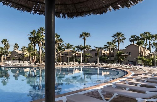 Corralejo Apartment | Vacation 'Ocean Dune' with Shared Pool, Private Terrace and Wi-Fi