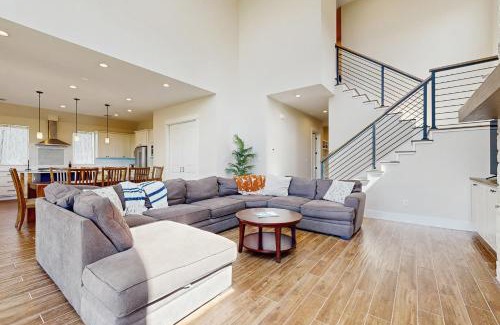 Canyon Lake House | Vacation Station