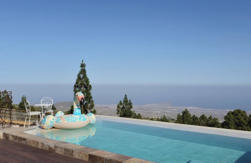 San Miguel de Abona Villa | Vacation Villa 'Karat Uchova' with Sea View, Private Pool and Wi-Fi