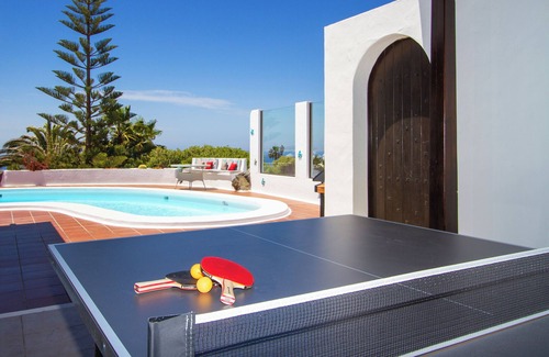 La Asomada Villa | Vacation Villa 'Haere Mai' with Sea View, Private Pool and Wi-Fi
