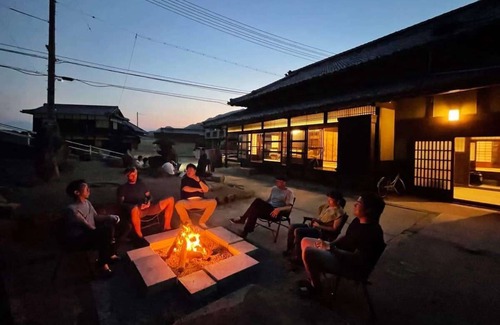 Kure House | Vacation Villa facing ocean view with BBQ Grill Free Parking Space
