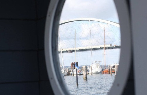 Fehmarnsund House | Vacations on a houseboat - pure relaxation for water and landlubbers alike!