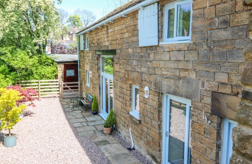 Dronfield Cottage | VALE BARN, family friendly, character holiday cottage in Dronfield
