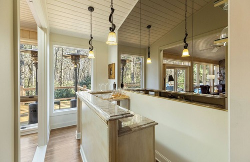 Highlands House | Valentine Estate-Perfect Combination of Coziness & Privacy for Multiple Groups