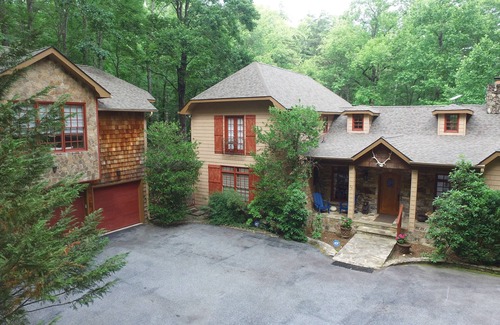Highlands House | Valentine Estate-Perfect Combination of Coziness & Privacy for Multiple Groups
