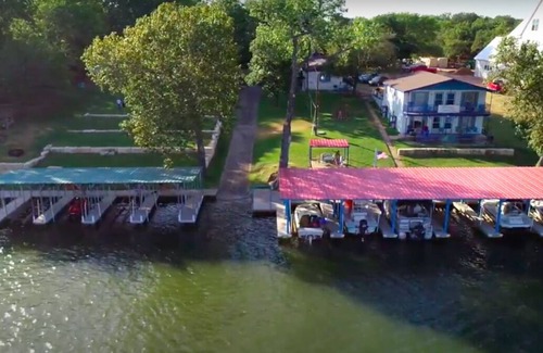 Kingsland Cottage | Valentine Lakeside Stand-alone Cottage 9