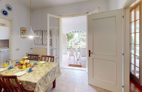 Colombare Villa | Valentine's Lakeside Villa by Bookinggardalake