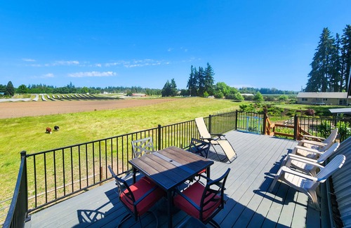 Woodburn House | Valle Verde Barn Loft: Rest and Relax on the Farm