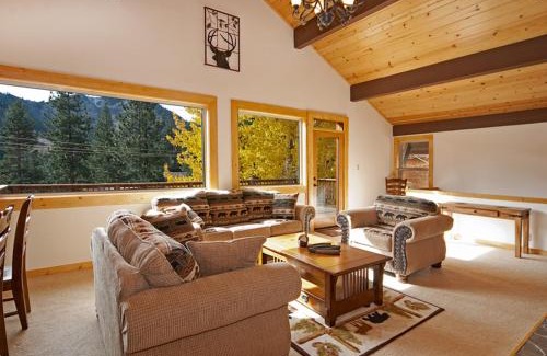 Olympic Valley House | Valley View at Palisades -4 BR w Mountain Views, Pet-Friendly, and Close to Village