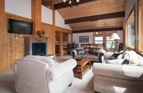 Olympic Valley House | Valley View at Palisades -4 BR w Mountain Views, Pet-Friendly, and Close to Village