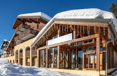 Doucy-Combelouviere Condo | Valmorel | 1BR for 5 + Ski-in, Ski-out!