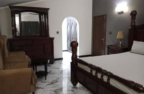 Clifton House | Varano Guest House