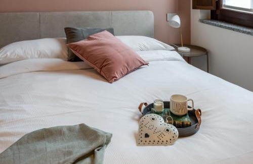 Pavia Apartment | Varesina Suite - Pavia City Center - by Host4U