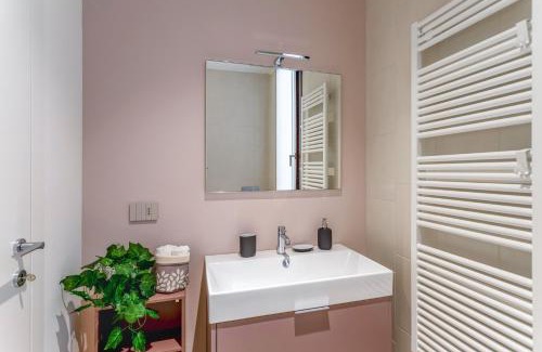Pavia Apartment | Varesina Suite - Pavia City Center - by Host4U