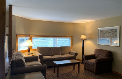 Shawnee On Delaware Resort | Vast Wilderness, Delaware River, Snow Skiing !
