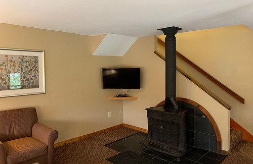 Shawnee On Delaware Resort | Vast Wilderness, Delaware River, Snow Skiing !