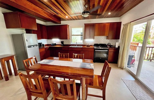 Caye Caulker Apartment | Velento Partial Oceanview #8-2 bed-Pool/Private Dock/beach/free paddleboards