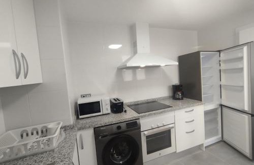 Rio Velez Apartment | Velez Malaga 2 Dorm 4 Huésped Piscina Parking WiFi