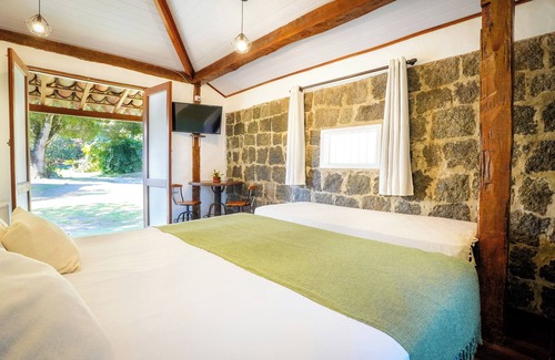 Ilhabela Hotel | VELINN Pousada Bromélias