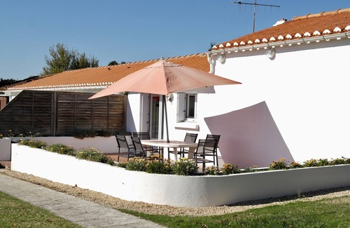 Commequiers Ski Chalet | Vendée country house for 4