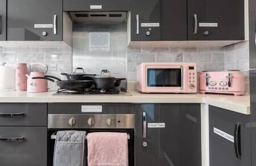 Northampton Apartment | Venetian Fantasy at The Voyager