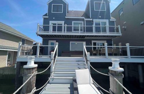 Ventnor City House | Ventnor Villa: On the Bay, 3 Blocks from Beach