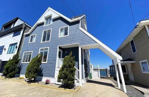 Ventnor City House | Ventnor Villa: On the Bay, 3 Blocks from Beach