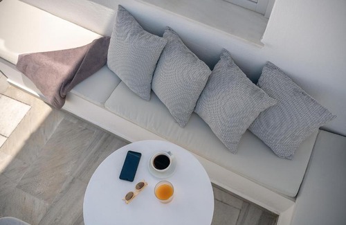 Imerovigli Apartment | Veranda View