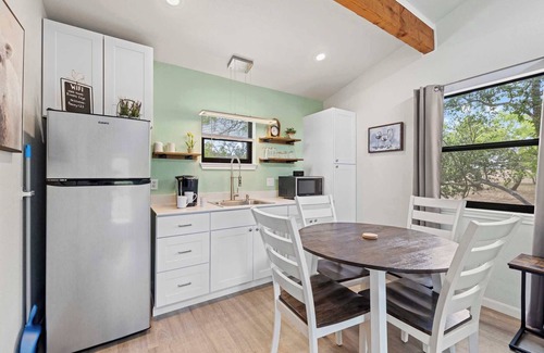Fredericksburg House | Verbena Waterfront with Hot Tub