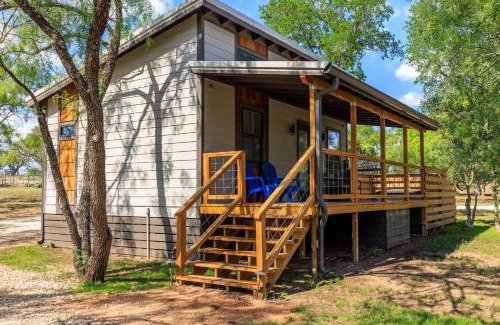 Fredericksburg House | Verbena Waterfront with Hot Tub