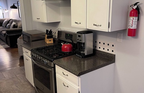 Vermilion Cottage | Vermilion cottage with 6 beds, beach access, AC, WiFi, dishwasher & pet friendly