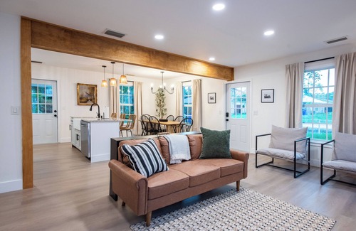 Florida Ridge House | Vero Beach Gem: Pool, Game Room, King Beds, minutes to the beaches.
